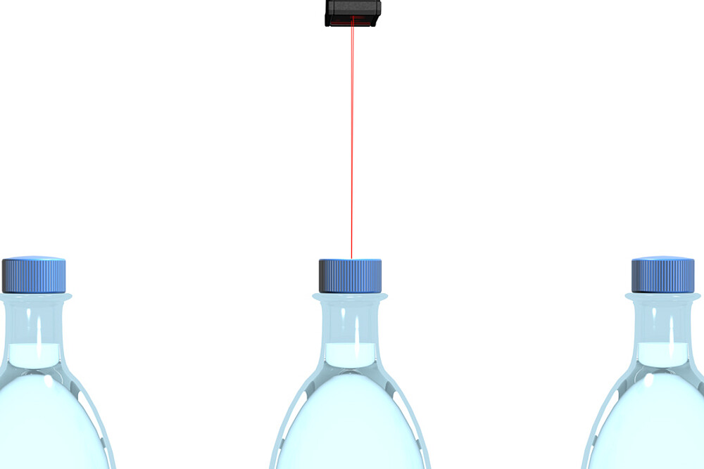 optoNCDT laser sensor for screw cap inspection