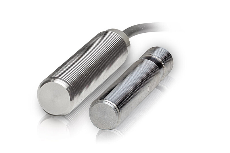 Sensore di spostamento magneto-induttivo nel design M12