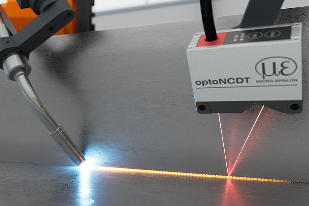 Controllo della testa di saldatura con sensore laser