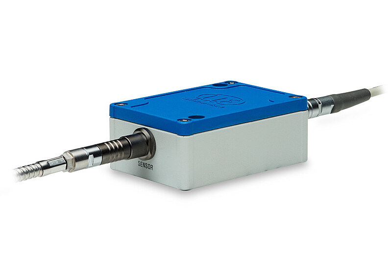 Controller capacitivo industriale con uscita in tensione