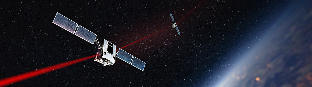 Sistemi di specchi orientabili per satelliti